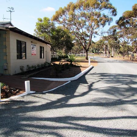 Acclaim Gateway Caravan Park Dundas Exterior photo
